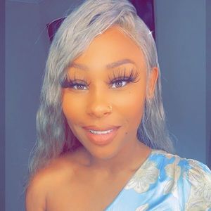 Meet your Posher, Nina